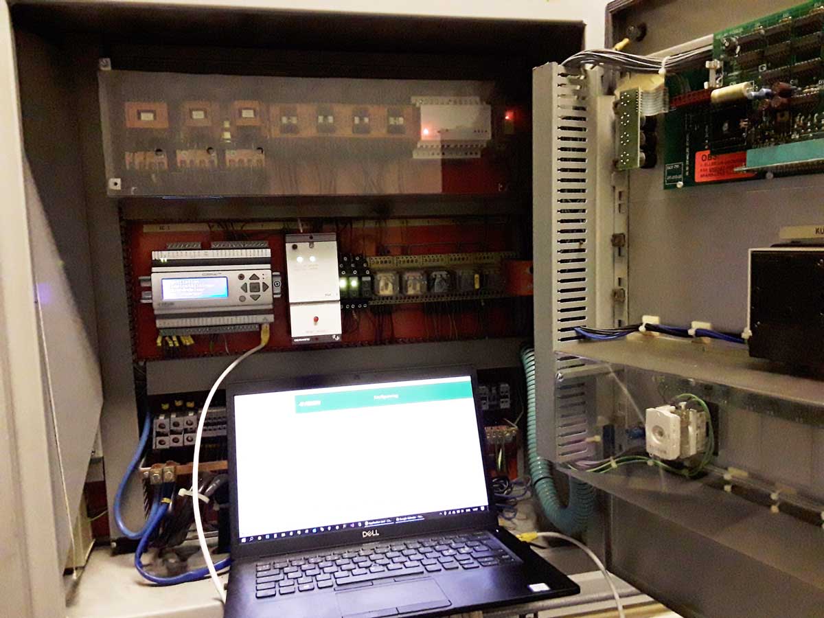 Utbyte av föråldrat styrsystem för ett ventilationsaggregat hos Mölndals Industriprodukter. Ger pålitligare drift och möjligheter till energibesparing. I detta fallet använde vi Regin Corrigo Ardo som ny reglercentral.